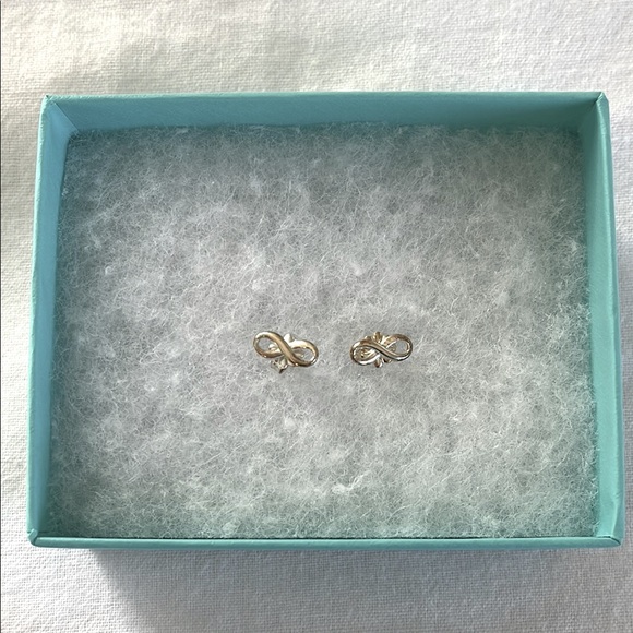 Tiffany&Co. silver infinity earrings AND packaging - Picture 2 of 5